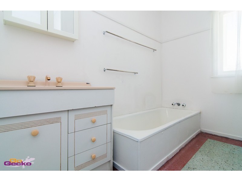 24 Hinchcliffe Street, Zillmere QLD 4034