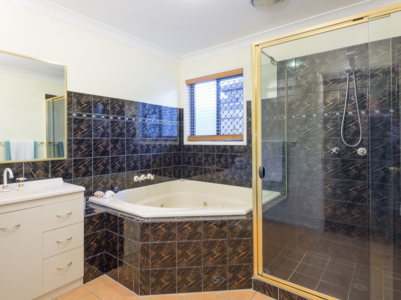 70 Hayward Avenue, Cashmere QLD 4500