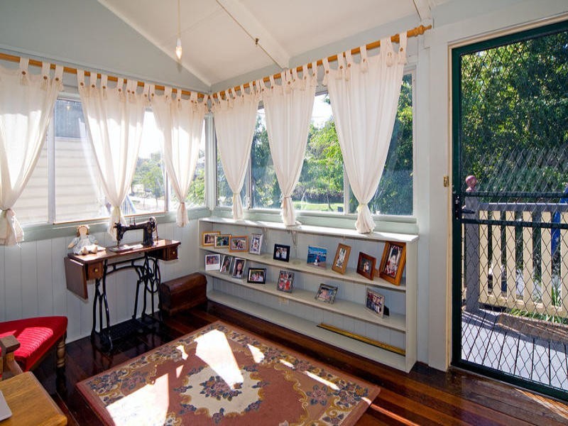 268 Bennetts Road, Norman Park QLD 4170