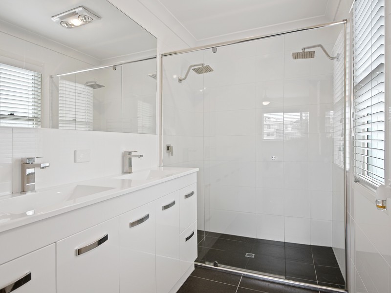 3 Myrtle Place, Albany Creek QLD 4035