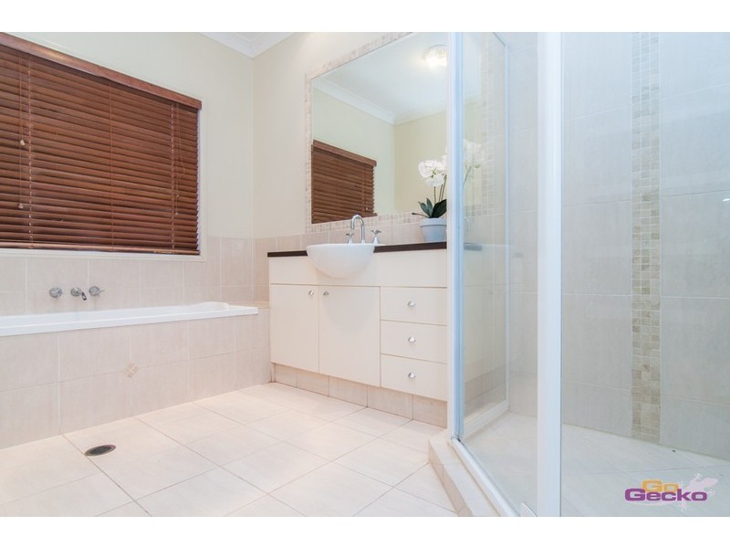 20 Riversleigh Crescent, Eatons Hill QLD 4037