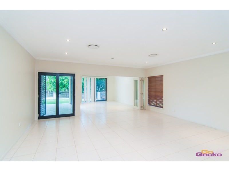 20 Riversleigh Crescent, Eatons Hill QLD 4037