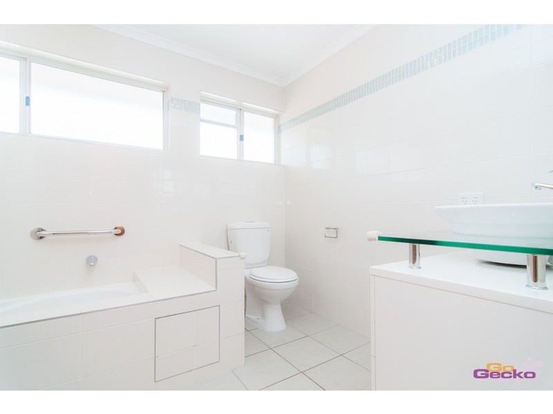 10 Burgundy Street, Carseldine QLD 4034