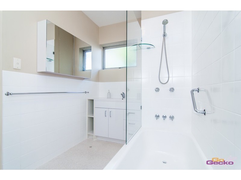 2/747 Sandgate Road, Clayfield QLD 4011