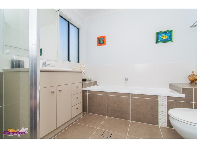 27 Hillside Circuit, Chermside West QLD 4032