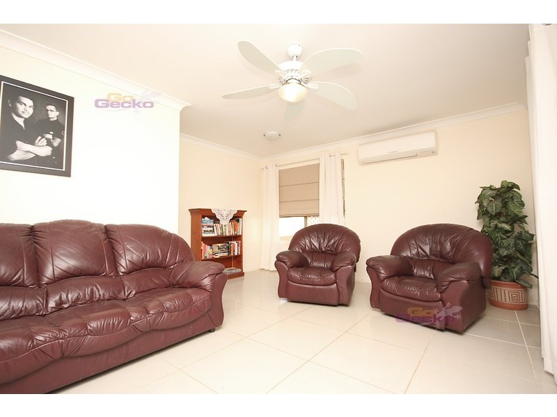 23 Gordon Road, Ferny Hills QLD 4055