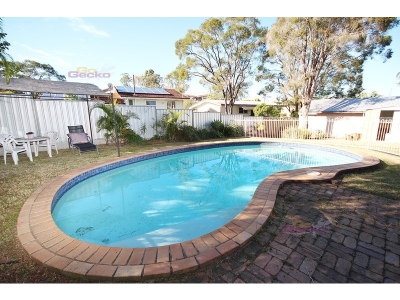 23 Gordon Road, Ferny Hills QLD 4055