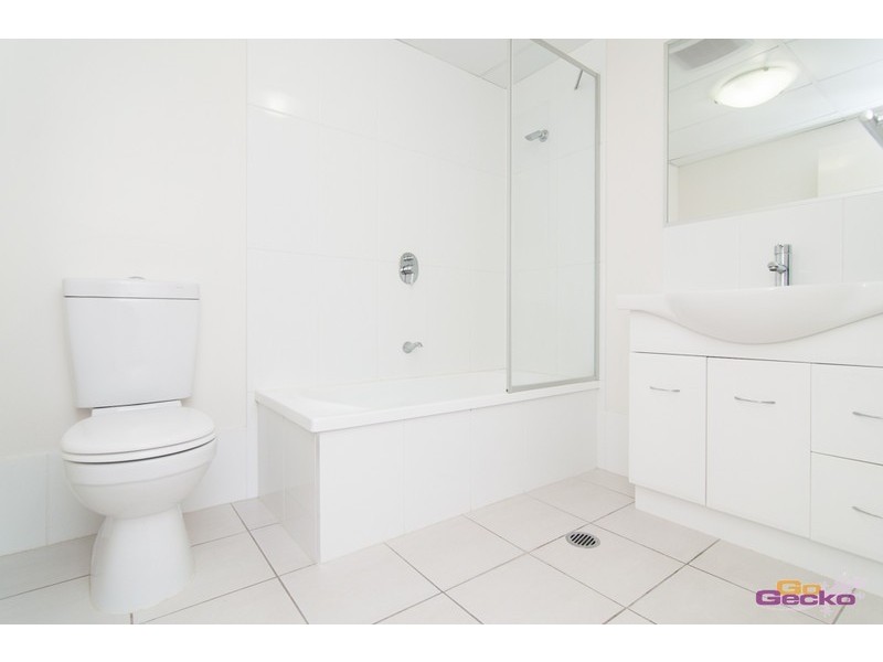 82/51 Playfield Street, Chermside QLD 4032