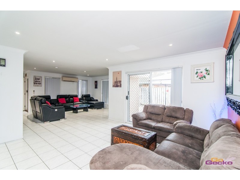 93 Silkyoak Circuit, Fitzgibbon QLD 4018