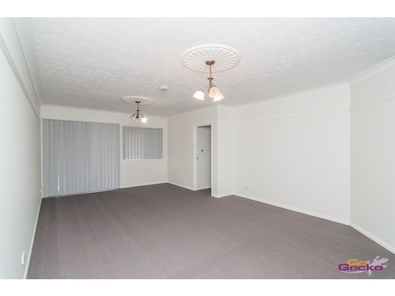 2/10 Surrey Street, Nundah QLD 4012