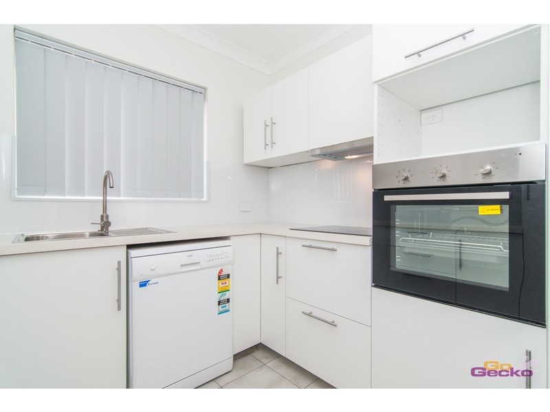 2/10 Surrey Street, Nundah QLD 4012