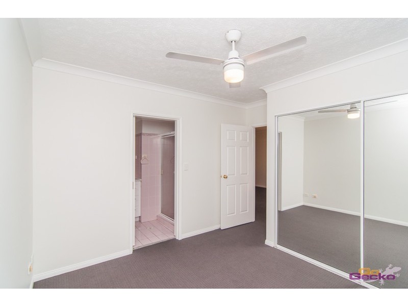 2/10 Surrey Street, Nundah QLD 4012