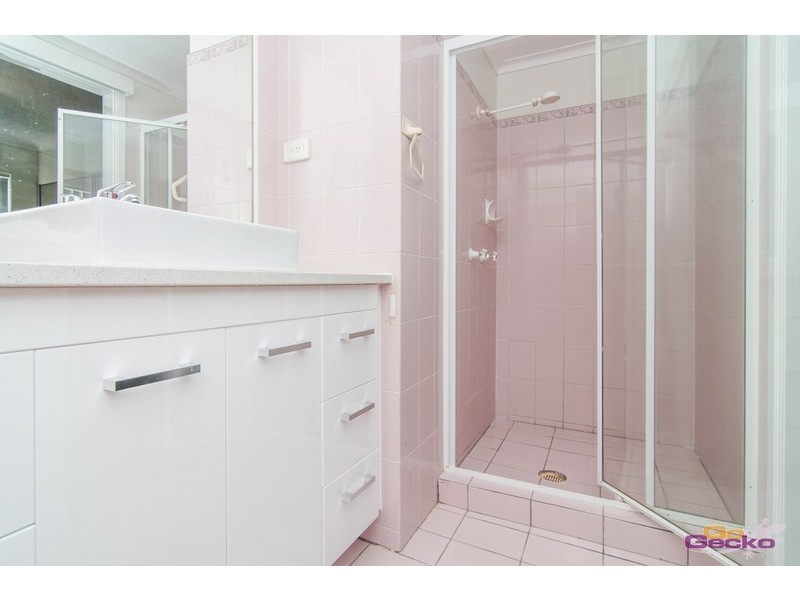 2/10 Surrey Street, Nundah QLD 4012