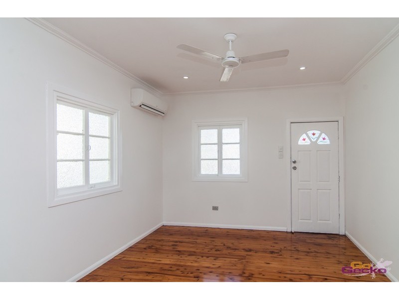 4 Sarah Street, Deagon QLD 4017