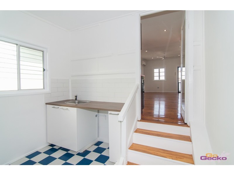 4 Sarah Street, Deagon QLD 4017