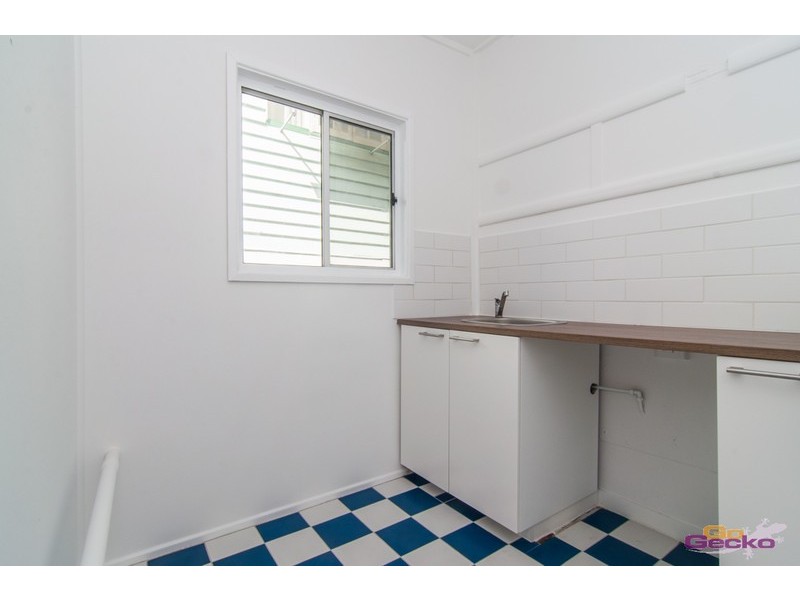 4 Sarah Street, Deagon QLD 4017