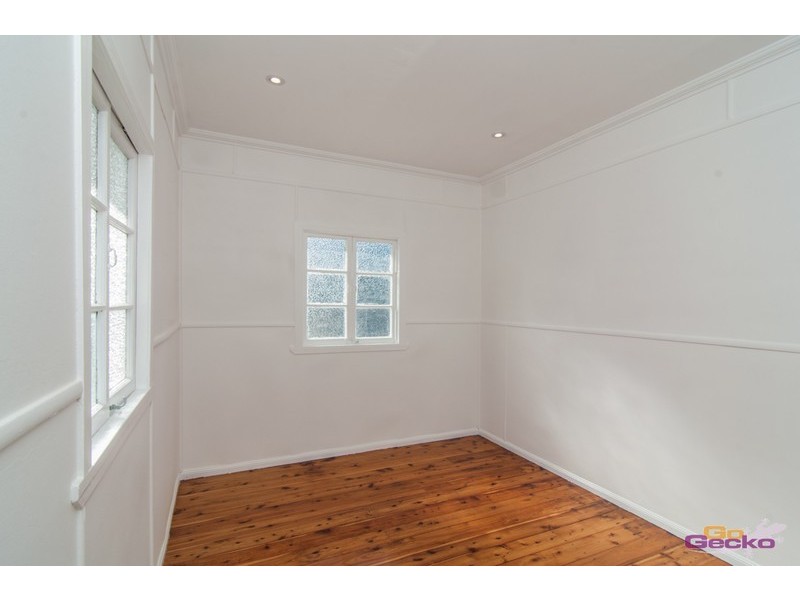 4 Sarah Street, Deagon QLD 4017