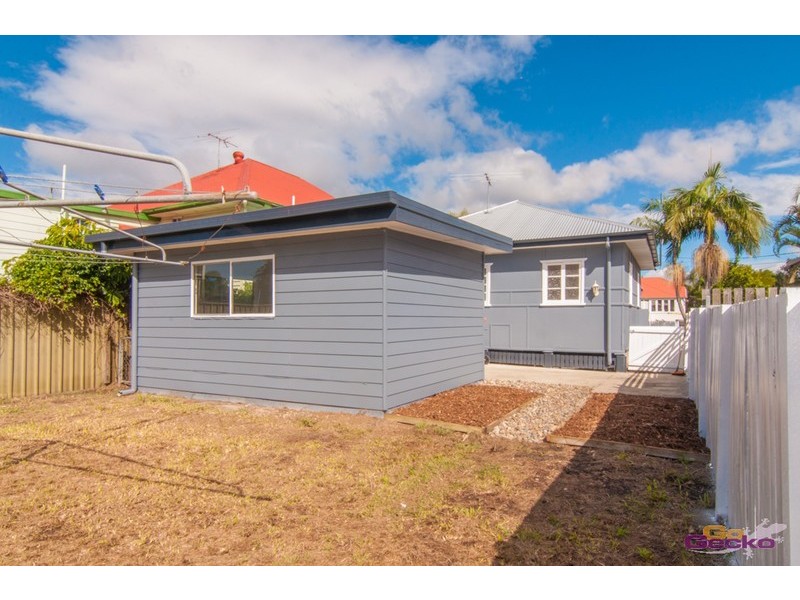 4 Sarah Street, Deagon QLD 4017