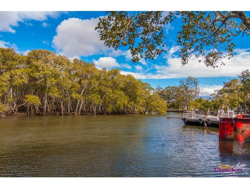 4 Sarah Street, Deagon QLD 4017