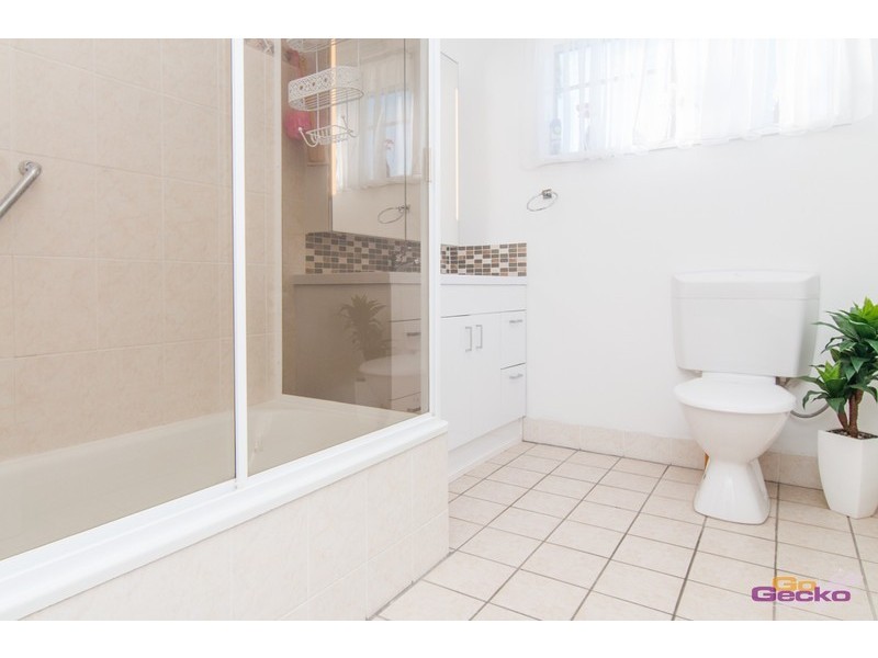 16 Beira Street, Aspley QLD 4034