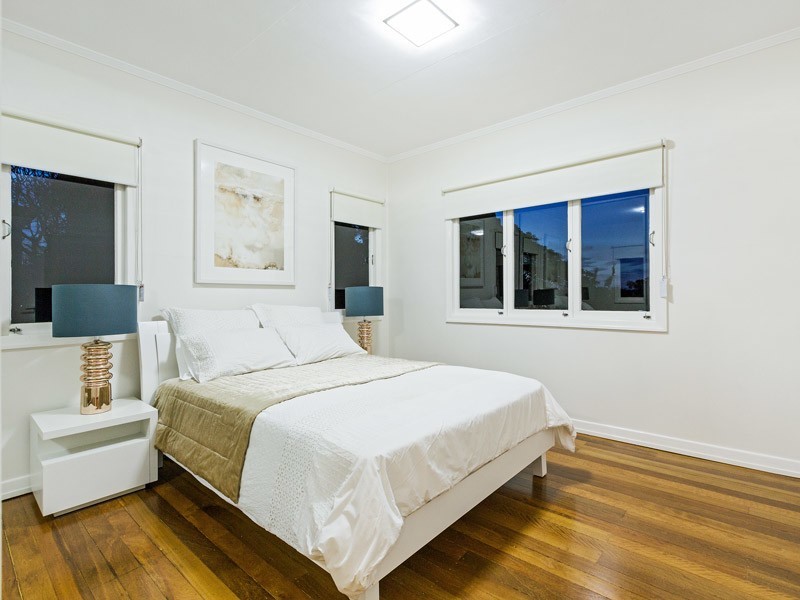 18 Kingaroy Street, Stafford Heights QLD 4053