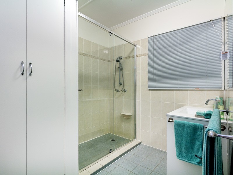 18 Kingaroy Street, Stafford Heights QLD 4053