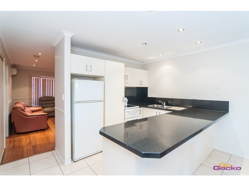 2/18 Wavey Street, Zillmere QLD 4034