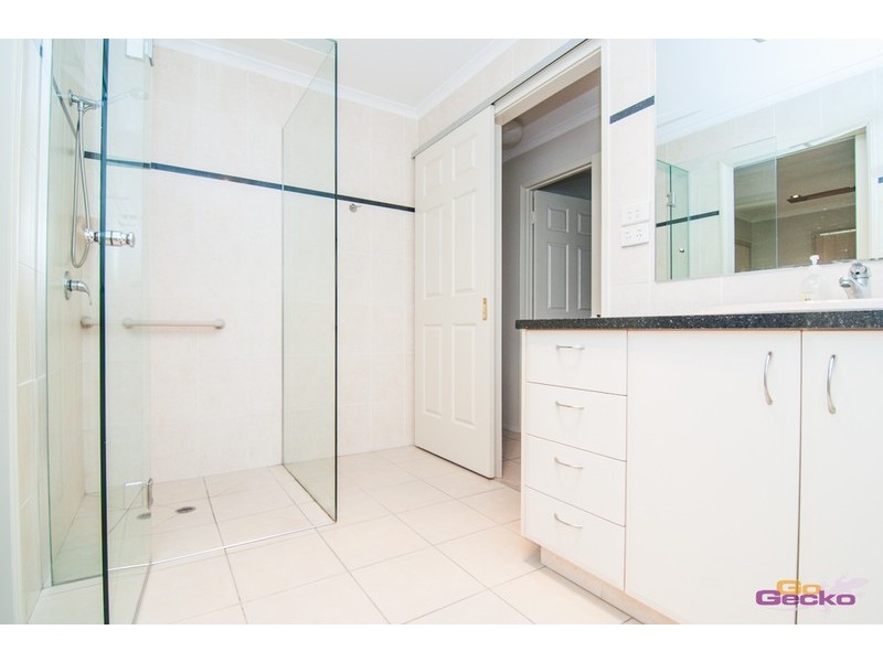 2/18 Wavey Street, Zillmere QLD 4034