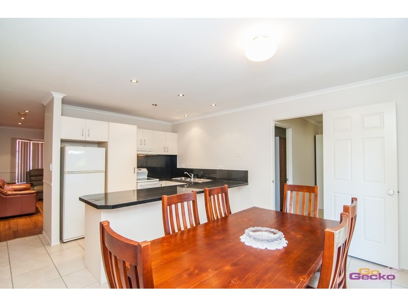 2/18 Wavey Street, Zillmere QLD 4034