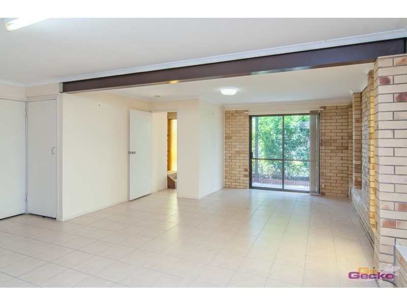 2 Whites Road, Chermside West QLD 4032