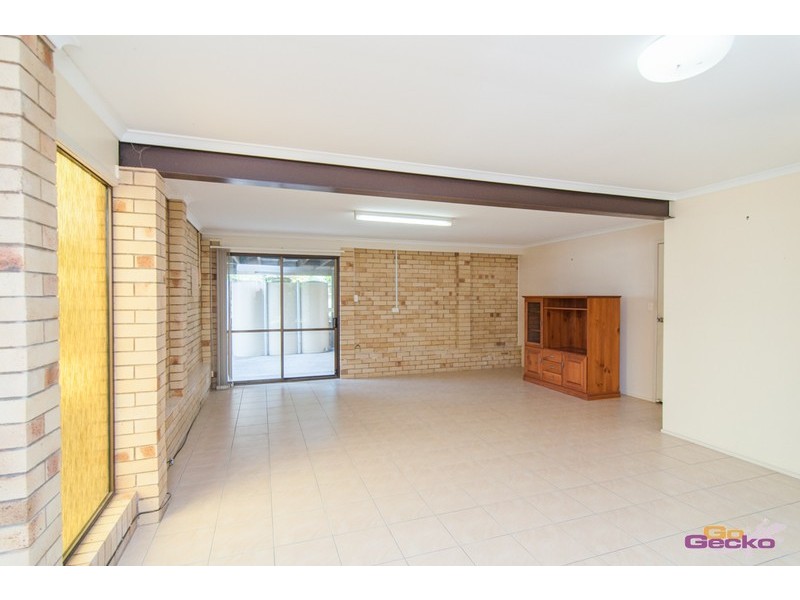 2 Whites Road, Chermside West QLD 4032