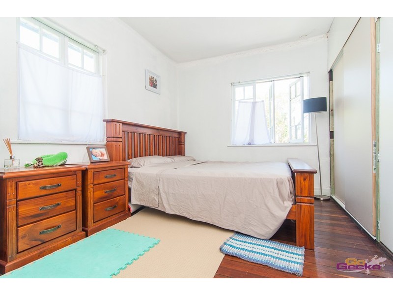 4 Rainey Street, Chermside QLD 4032