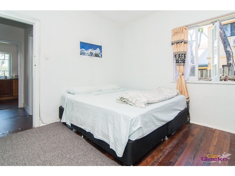 4 Rainey Street, Chermside QLD 4032