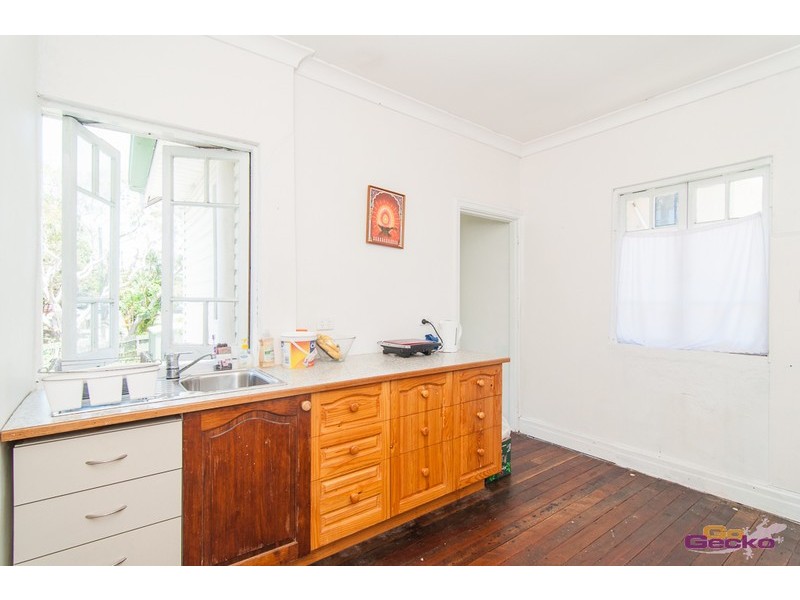 4 Rainey Street, Chermside QLD 4032