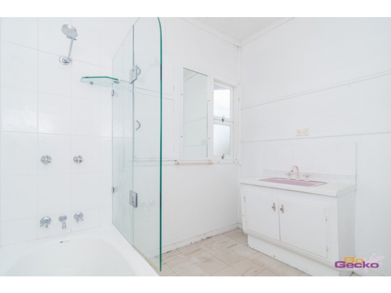 247 Earnshaw Road, Northgate QLD 4013