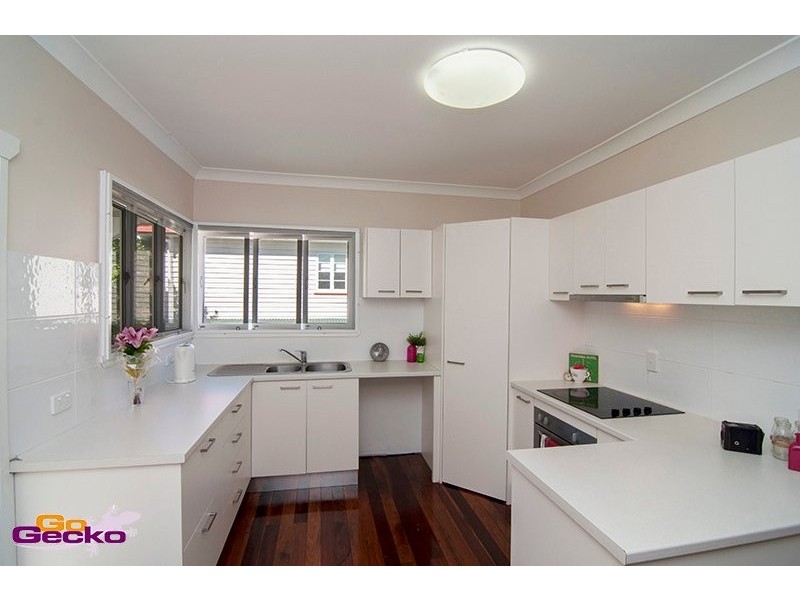 8 Paradise Street, Banyo QLD 4014