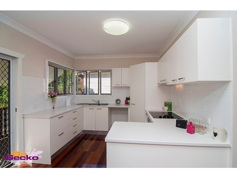 8 Paradise Street, Banyo QLD 4014