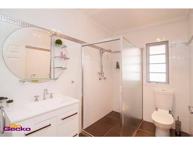 8 Paradise Street, Banyo QLD 4014