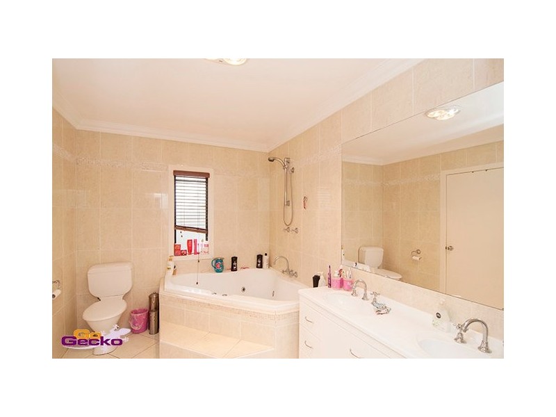 1213 Gympie Rd, Aspley QLD 4034