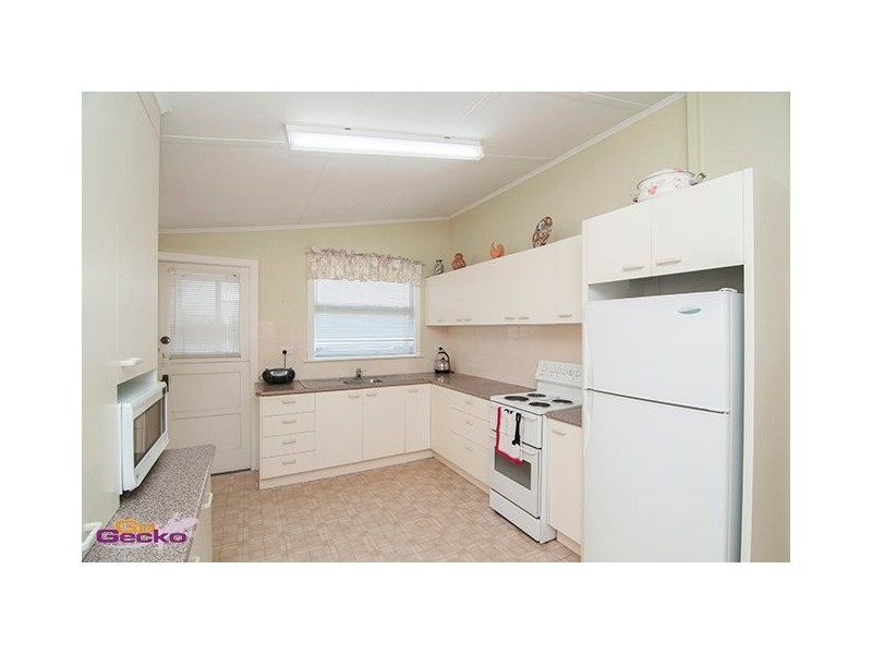 26 Allpass Pde, Shorncliffe QLD 4017
