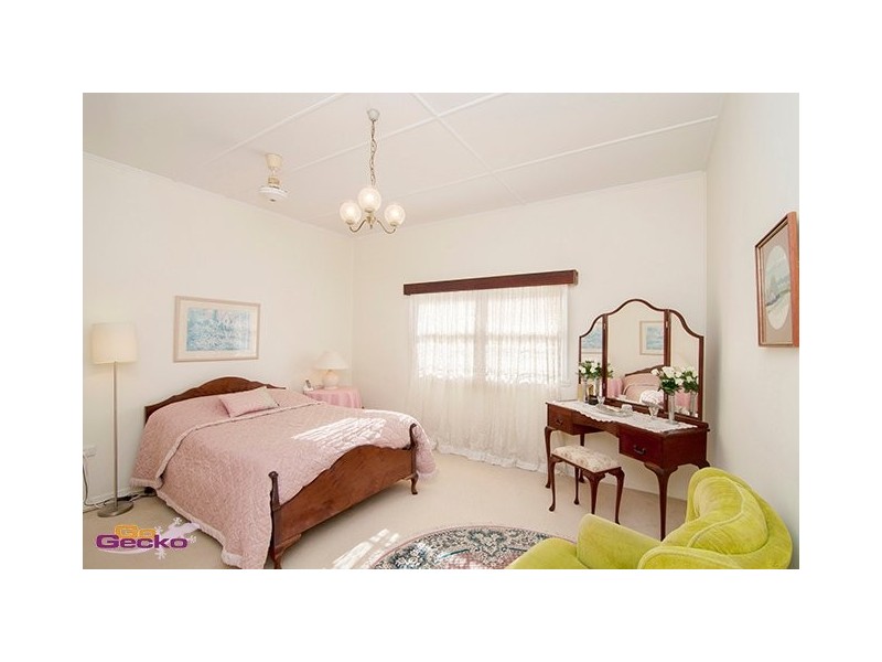 26 Allpass Pde, Shorncliffe QLD 4017