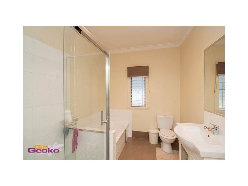 219 Rode Rd, Wavell Heights QLD 4012