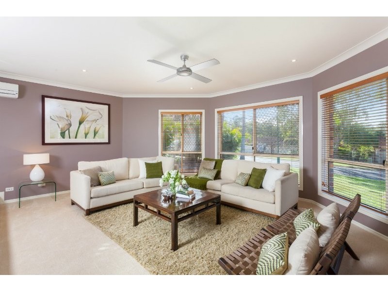 6 Glenside Pl, Bridgeman Downs QLD 4035