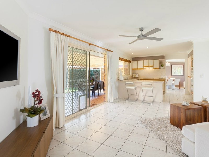 6 Glenside Pl, Bridgeman Downs QLD 4035