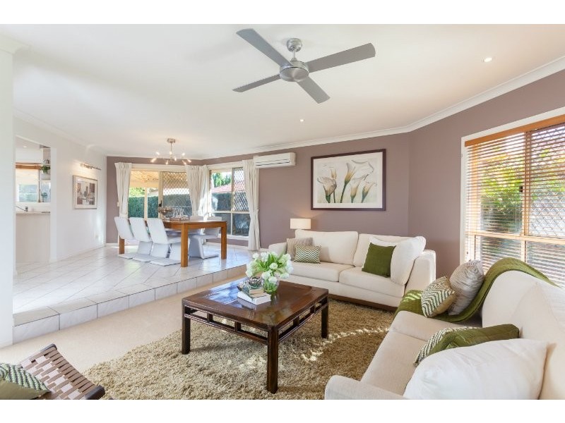 6 Glenside Pl, Bridgeman Downs QLD 4035
