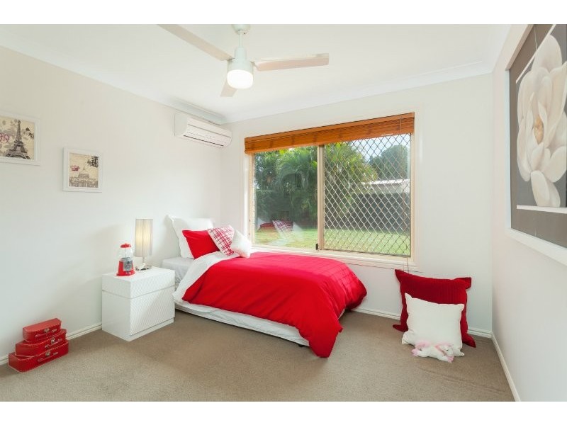 6 Glenside Pl, Bridgeman Downs QLD 4035