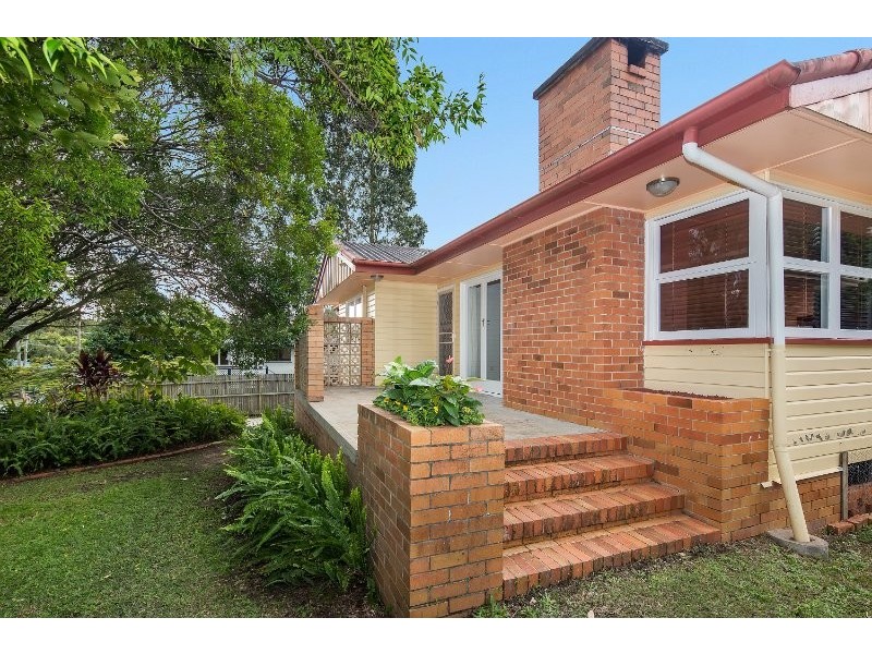 11 Ennerdale St, Chermside West QLD 4032