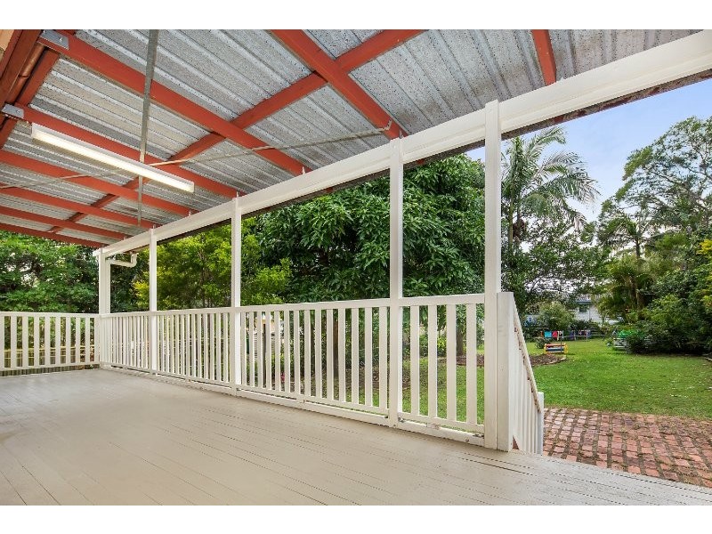 11 Ennerdale St, Chermside West QLD 4032