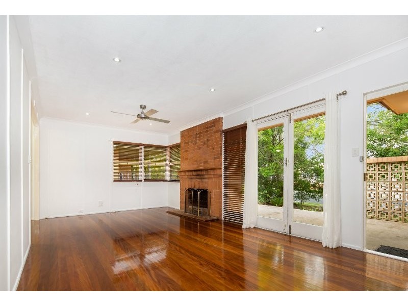 11 Ennerdale St, Chermside West QLD 4032