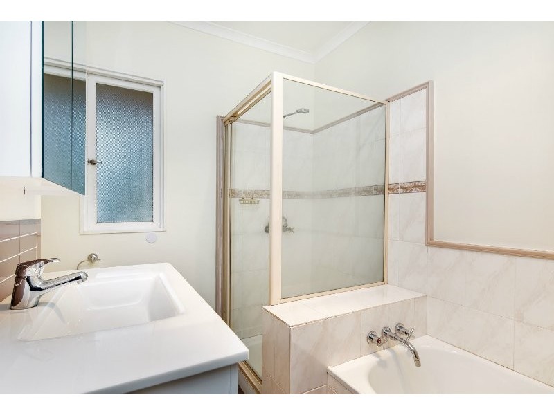 11 Ennerdale St, Chermside West QLD 4032